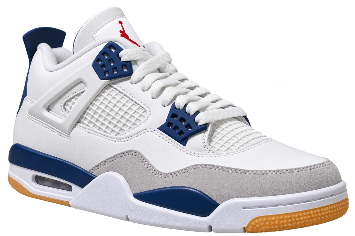 Zapatilla Jordan blanca, gris y azul marino